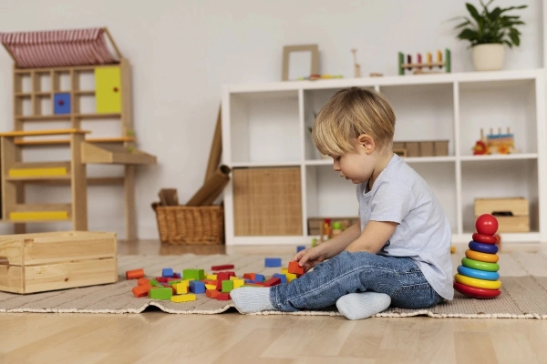 Metoda Montessori – przewodnik po historii i rozwoju dziecka